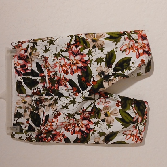 Jules & Leopold Floral Pull-On Bermuda Shorts - Size XL - Picture 4 of 7